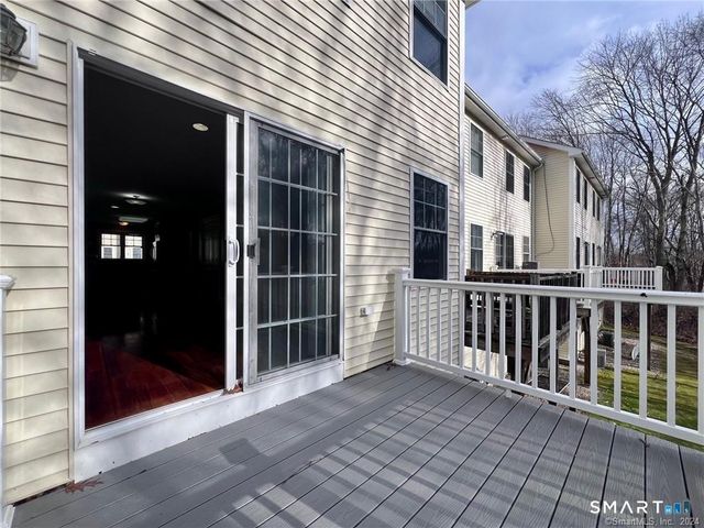 527 West Thames Street 10, Norwich, CT 06360