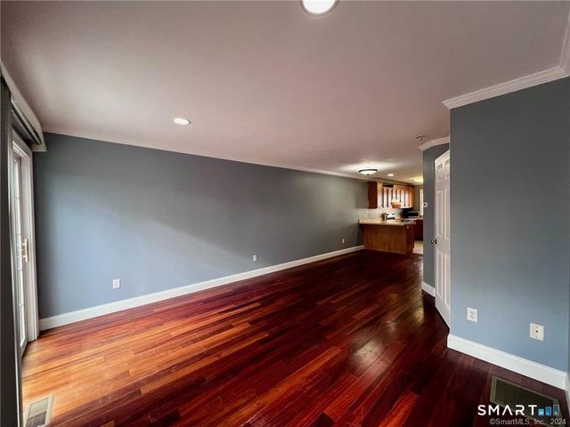 527 West Thames Street 10, Norwich, CT 06360