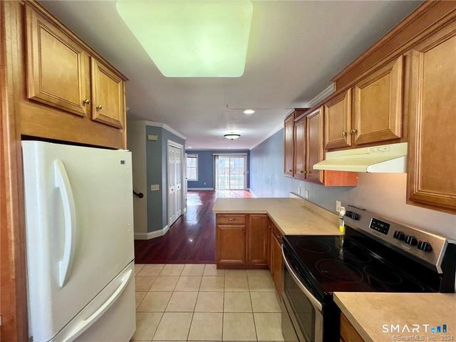 527 West Thames Street 10, Norwich, CT 06360