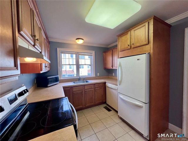 527 West Thames Street 10, Norwich, CT 06360