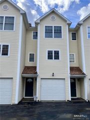 527 West Thames Street 10, Norwich, CT 06360