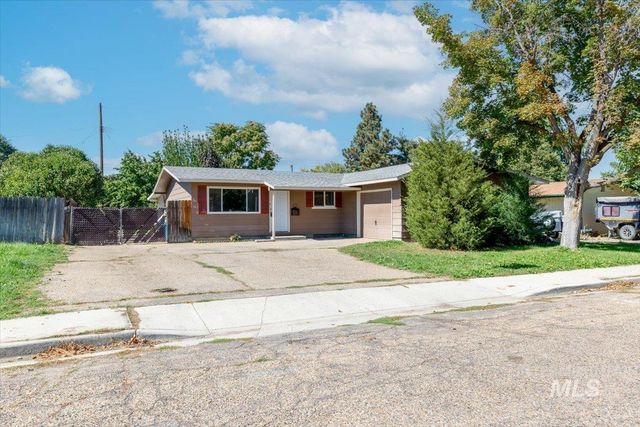 45 S Westwood St, Nampa, ID 83651