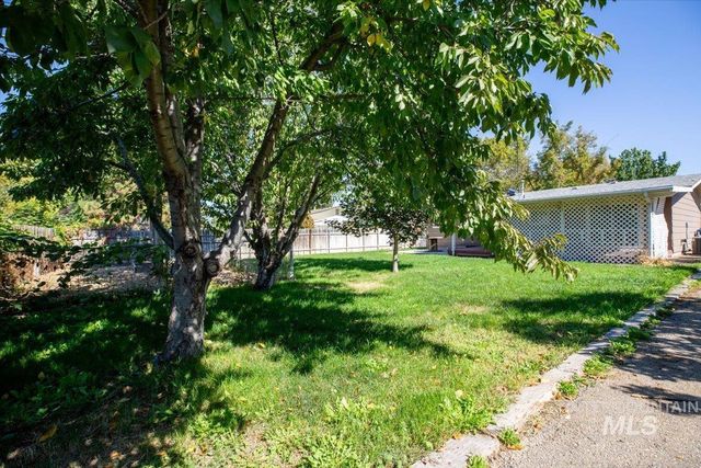 45 S Westwood St, Nampa, ID 83651