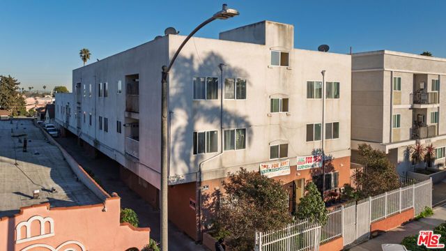 6334 Brynhurst Avenue, Los Angeles, CA 90043