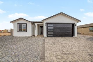 8569 W SWANSEA Drive, Arizona City, AZ 85123