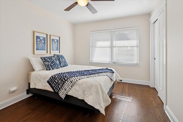 209 N Maison Court, Elmhurst, IL 60126