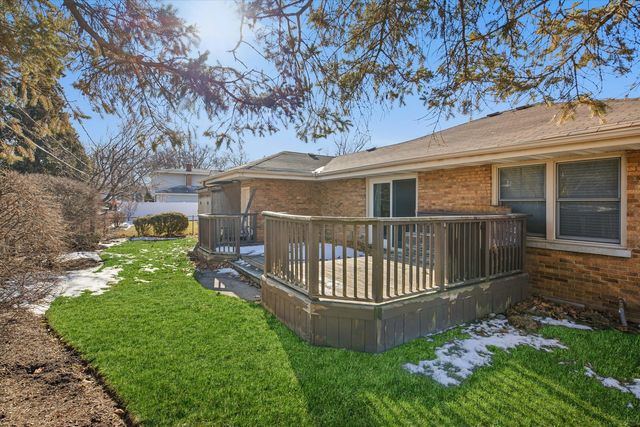 209 N Maison Court, Elmhurst, IL 60126