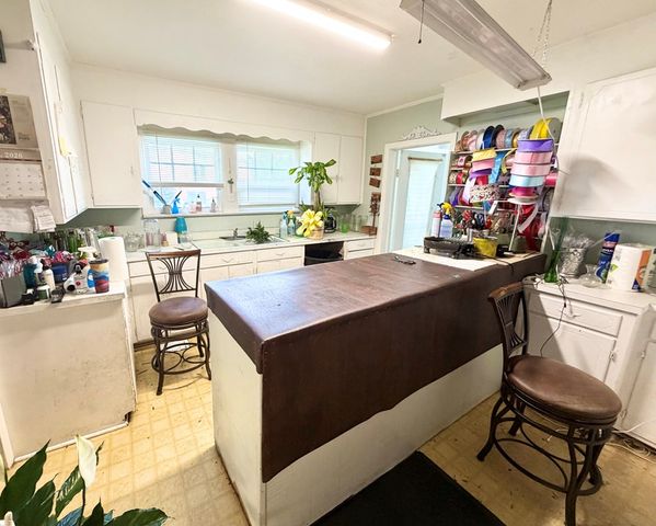 207 W Main Street, Hartford, AL 36344