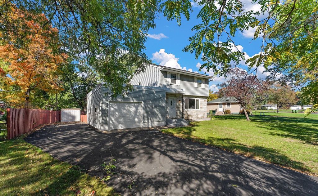 10426 6th Street NE, Blaine, MN 55434 — photo 2