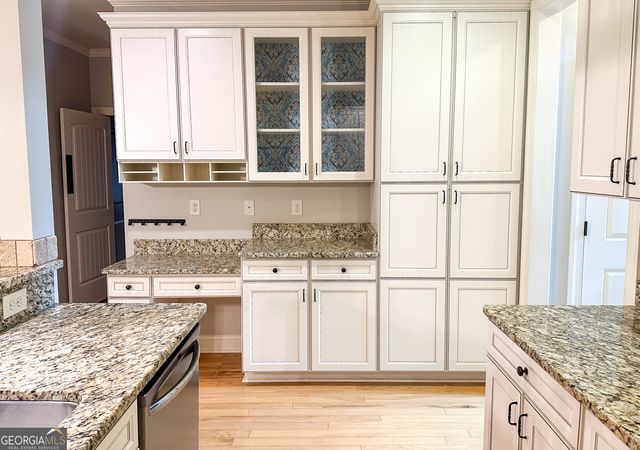 325 Brook Hollow Lane, Loganville, GA 30052