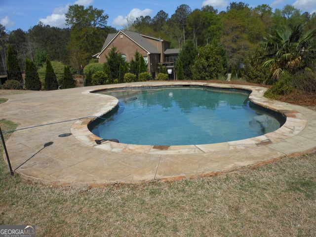 325 Brook Hollow Lane, Loganville, GA 30052