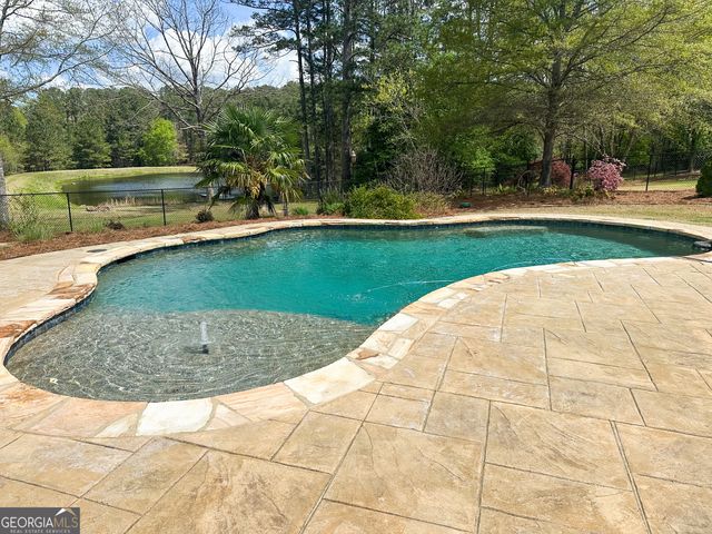 325 Brook Hollow Lane, Loganville, GA 30052