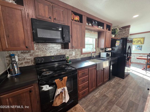 546 JACK Lane, Satsuma, FL 32189