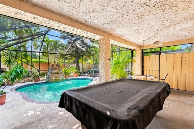 1430 SW 88TH Way, Pembroke Pines, FL 33025