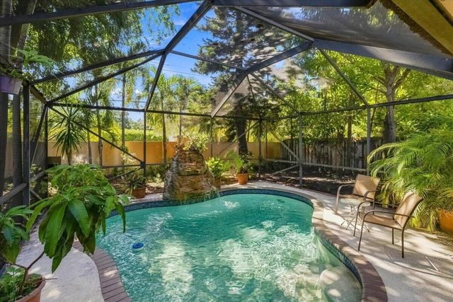 1430 SW 88TH Way, Pembroke Pines, FL 33025