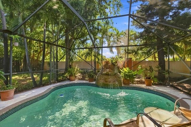 1430 SW 88TH Way, Pembroke Pines, FL 33025