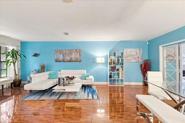 1430 SW 88TH Way, Pembroke Pines, FL 33025