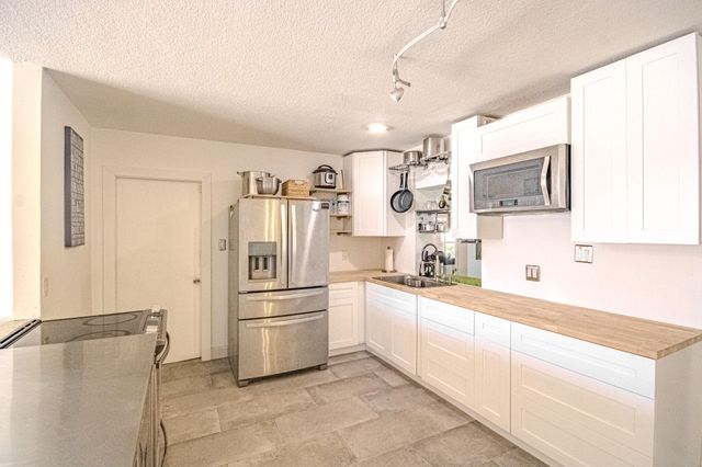 408 SE 8th Avenue, Deerfield Beach, FL 33441