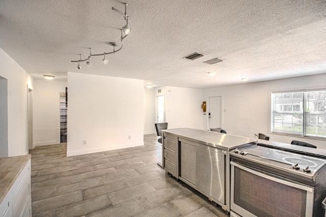 408 SE 8th Avenue, Deerfield Beach, FL 33441