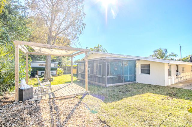 408 SE 8th Avenue, Deerfield Beach, FL 33441