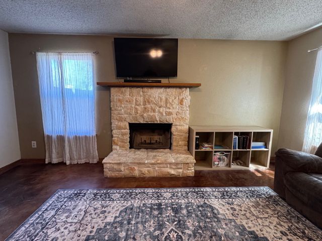 405 Roan Lane, Red Oak, TX 75154