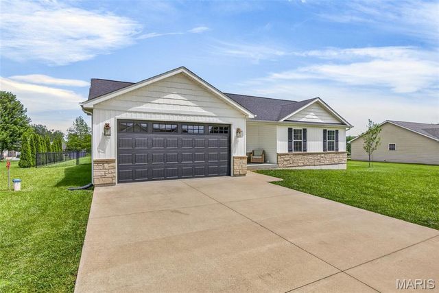 1204 Boone Court, Farmington, MO 63640