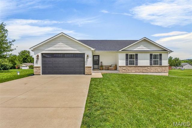 1204 Boone Court, Farmington, MO 63640
