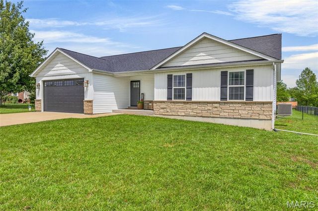 1204 Boone Court, Farmington, MO 63640