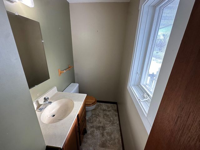 913 Center Street E, Roseau, MN 56751