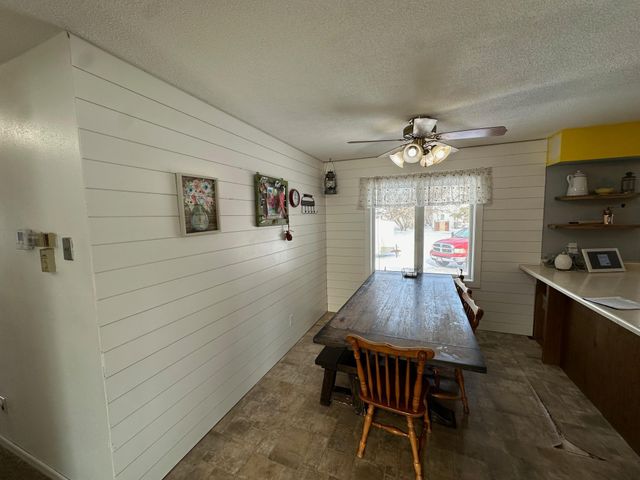 913 Center Street E, Roseau, MN 56751