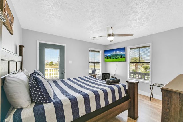 13611 Stewart Road, Galveston, TX 77554