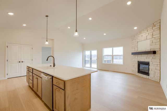 10912 N 159 Avenue, Bennington, NE 68007