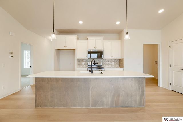 10912 N 159 Avenue, Bennington, NE 68007