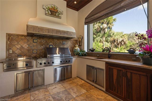 15167 Brolio LN, Naples, FL 34110