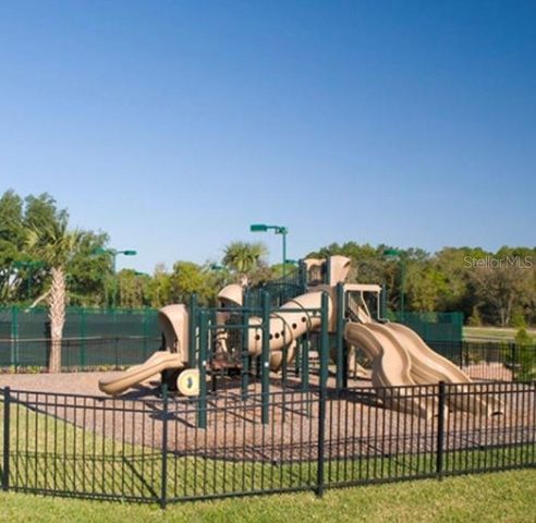 5686 ALENLON WAY, Mount Dora, FL 32757