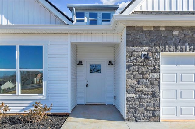 2009 Aberdeen Lane, Walhalla, SC 29691