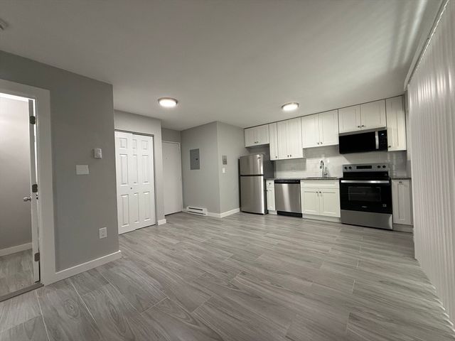 565 Hyde Park Ave. 2, Boston, MA 02131