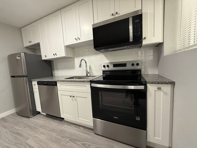 565 Hyde Park Ave. 2, Boston, MA 02131