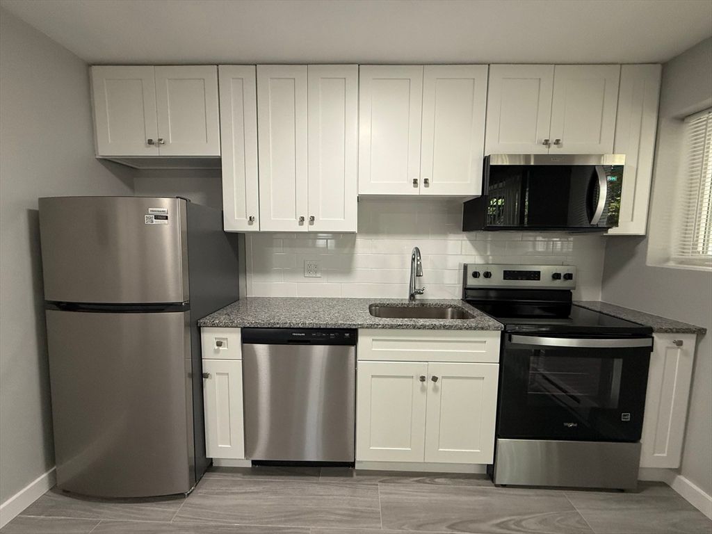 565 Hyde Park Ave. 2, Boston, MA 02131