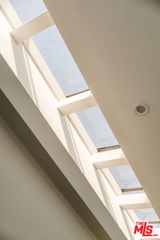 Image 16 of property listing at 4 Buckboard Lane, Rolling Hills, CA 90274