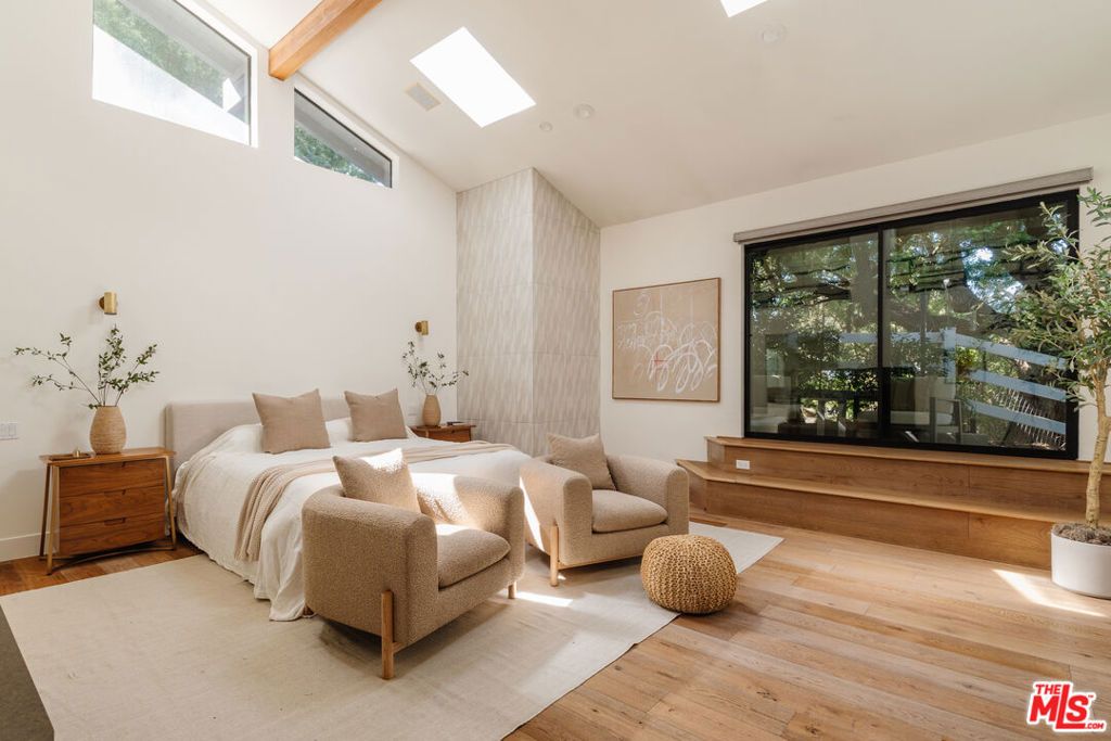 Image 22 of property listing at 4 Buckboard Lane, Rolling Hills, CA 90274