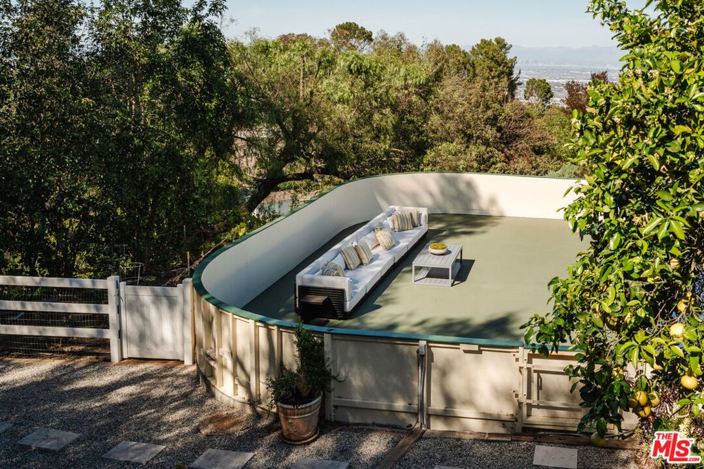 Image 39 of property listing at 4 Buckboard Lane, Rolling Hills, CA 90274