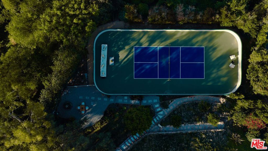 Image 50 of property listing at 4 Buckboard Lane, Rolling Hills, CA 90274