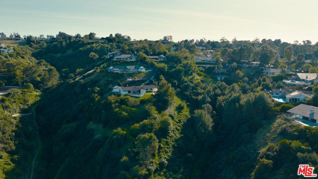 Image 53 of property listing at 4 Buckboard Lane, Rolling Hills, CA 90274