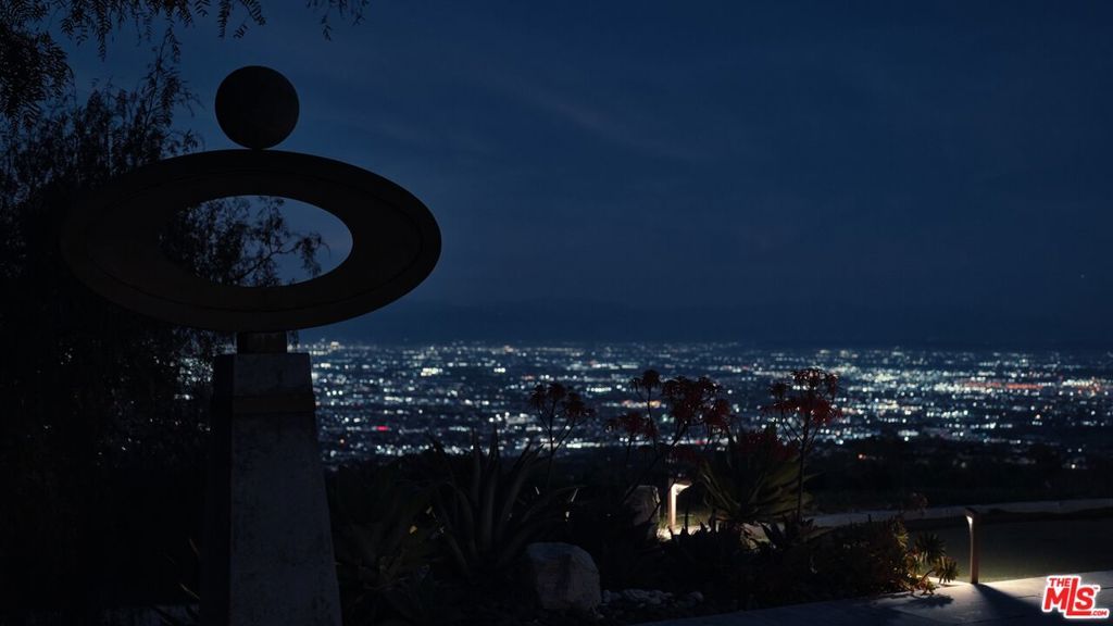 Image 55 of property listing at 4 Buckboard Lane, Rolling Hills, CA 90274