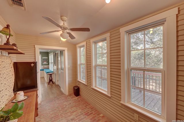 507 W Travis, Fredericksburg, TX 78624