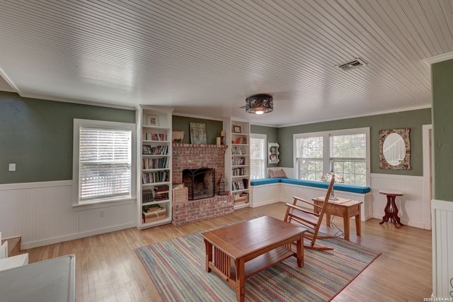 507 W Travis, Fredericksburg, TX 78624