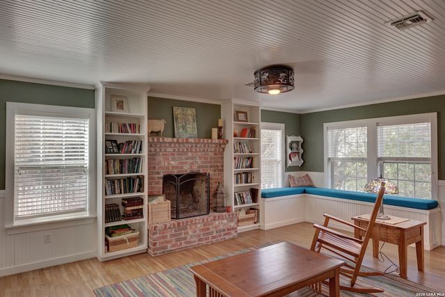 507 W Travis, Fredericksburg, TX 78624