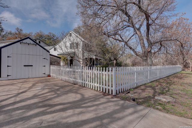 507 W Travis, Fredericksburg, TX 78624