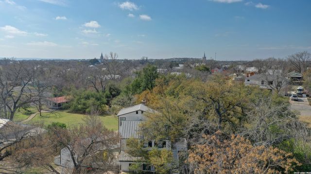 507 W Travis, Fredericksburg, TX 78624
